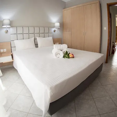 Aegialis Apartament *